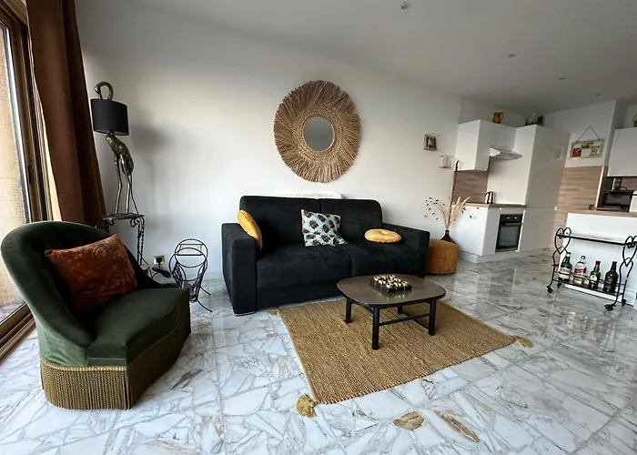Appartement En Rez De Jardin Sur La Mer
