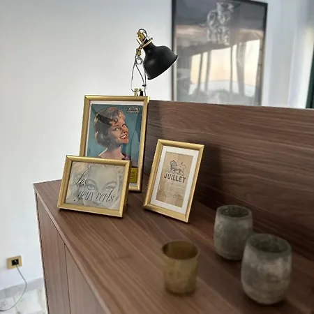 Appartement En Rez De Jardin Sur La Mer Menton Buitenkant foto